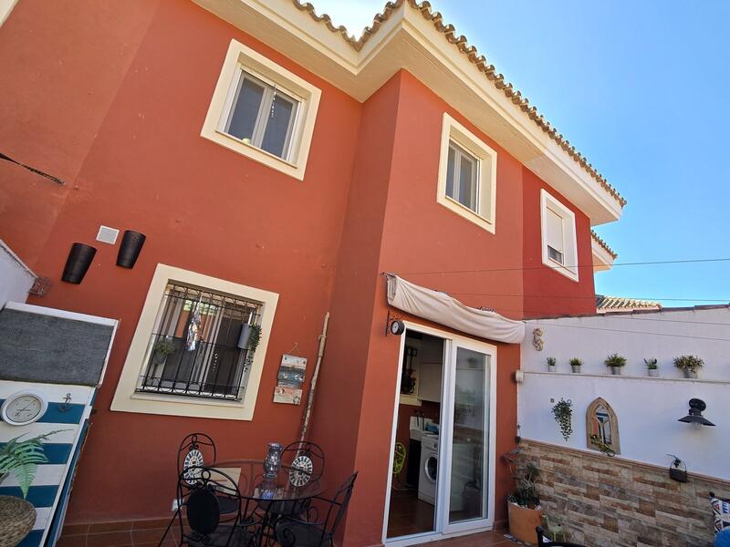 3 bedroom Townhouse for sale