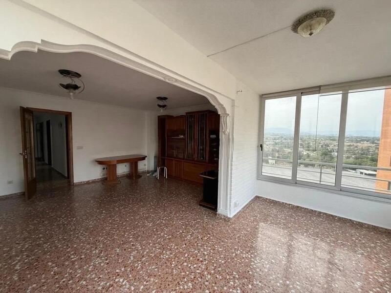 3 bedroom Apartment for sale