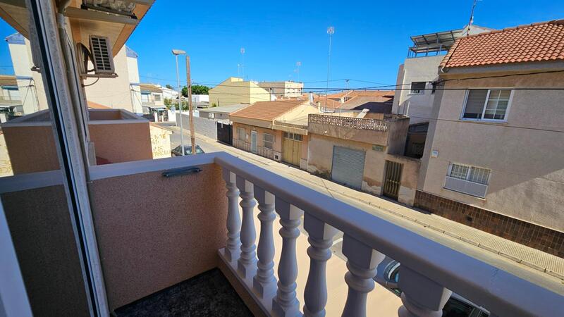 4 slaapkamer Gezinswoning Te koop
