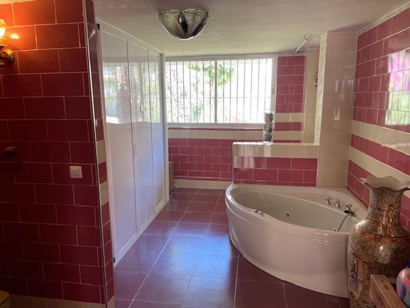 8 chambre Villa à vendre