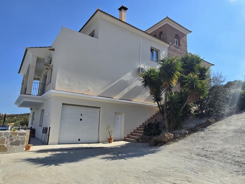 4 bedroom Villa for sale