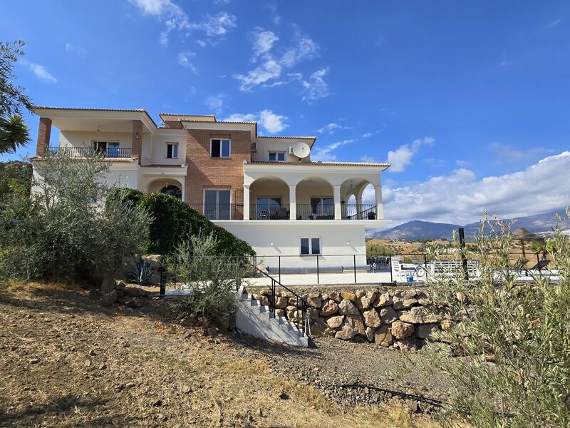 4 bedroom Villa for sale