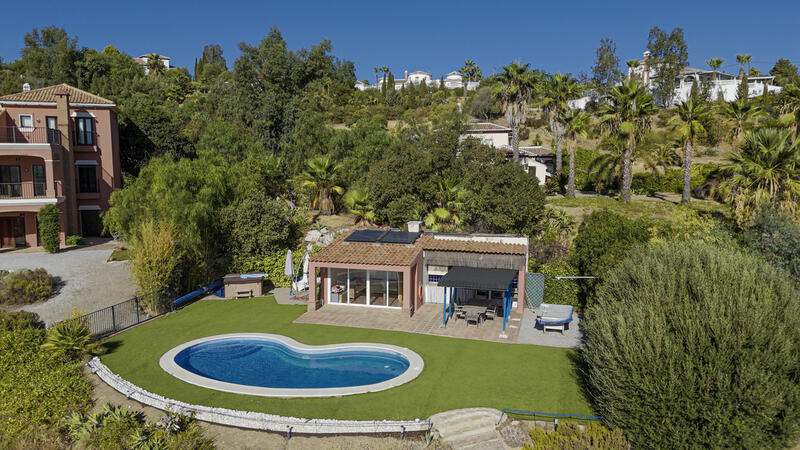 6 bedroom Villa for sale