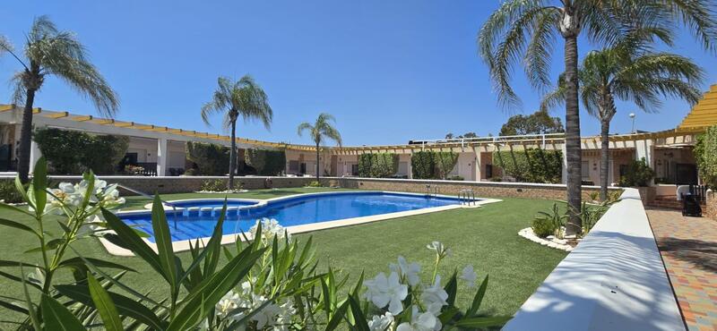 2 bedroom Townhouse for sale