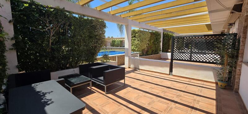 2 bedroom Townhouse for sale