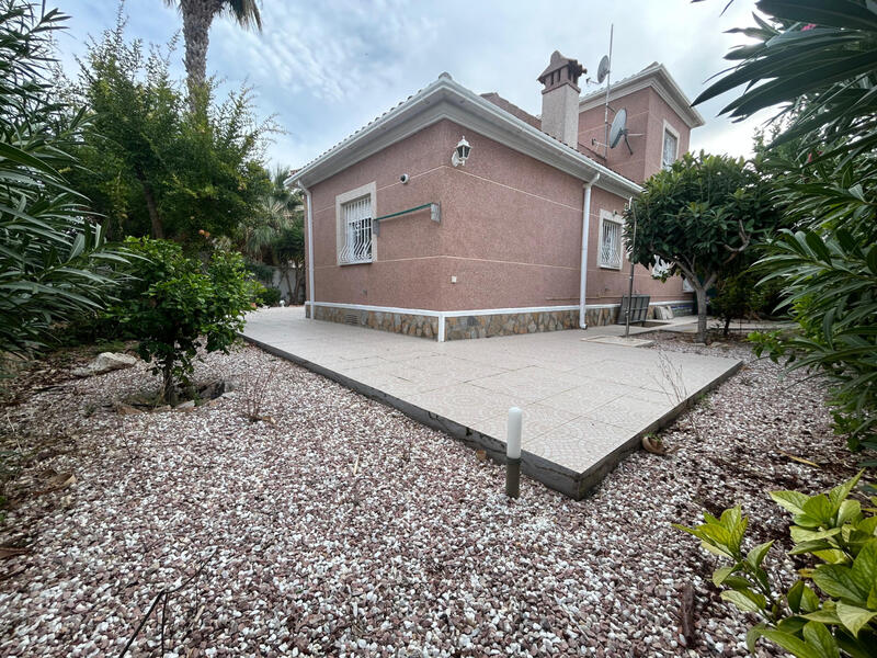 2 Cuarto Villa en venta