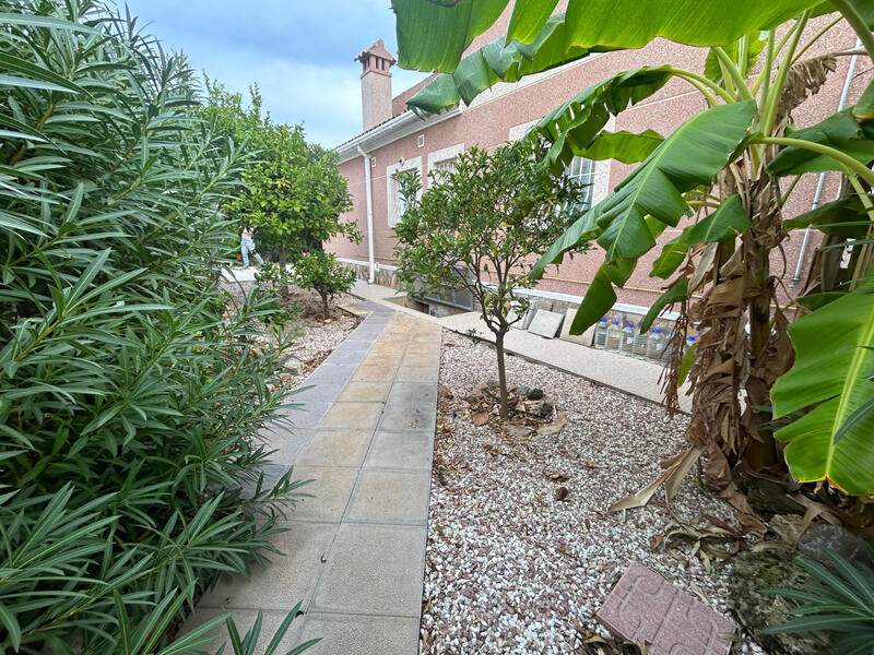 2 Cuarto Villa en venta