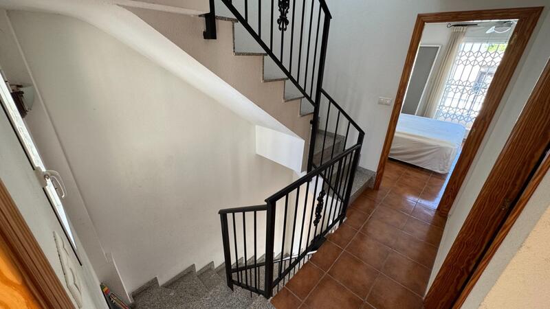 2 chambre Local Commercial à vendre