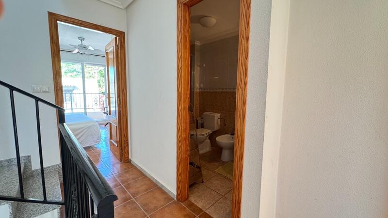 2 chambre Local Commercial à vendre