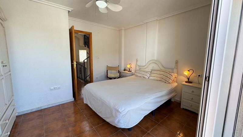 2 chambre Local Commercial à vendre