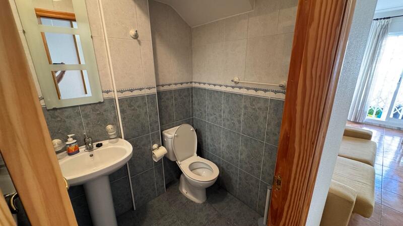 2 chambre Local Commercial à vendre