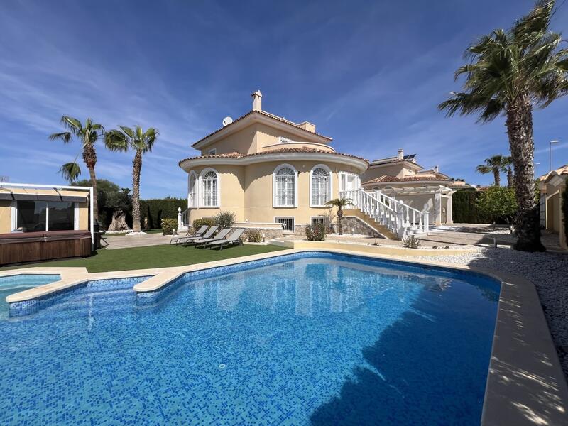 вилла продается в Ciudad Quesada, Alicante