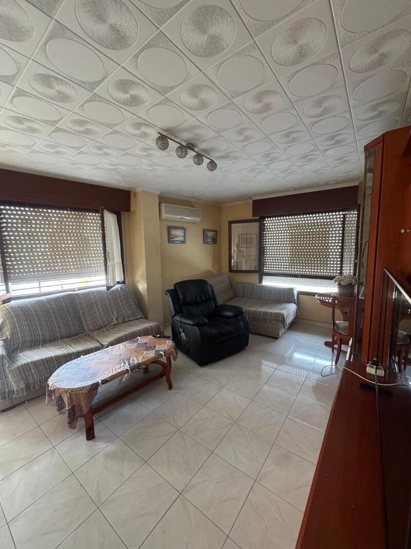 3 bedroom Apartment for sale