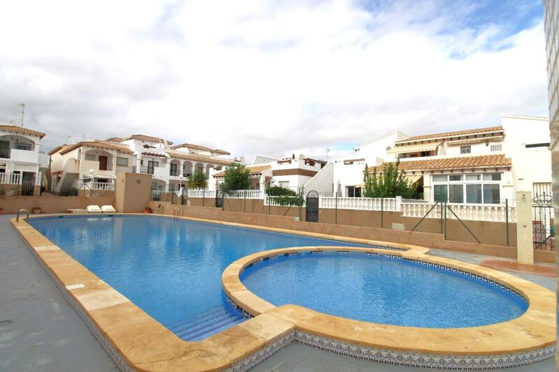 Townhouse for sale in Punta Prima, Alicante