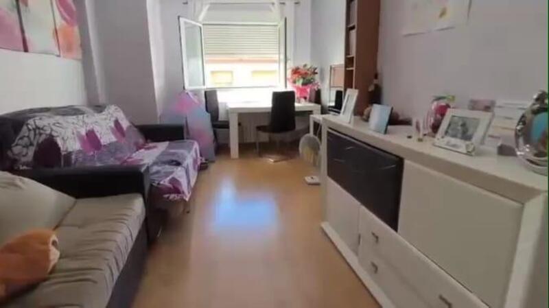 квартира продается в Torrevieja, Alicante