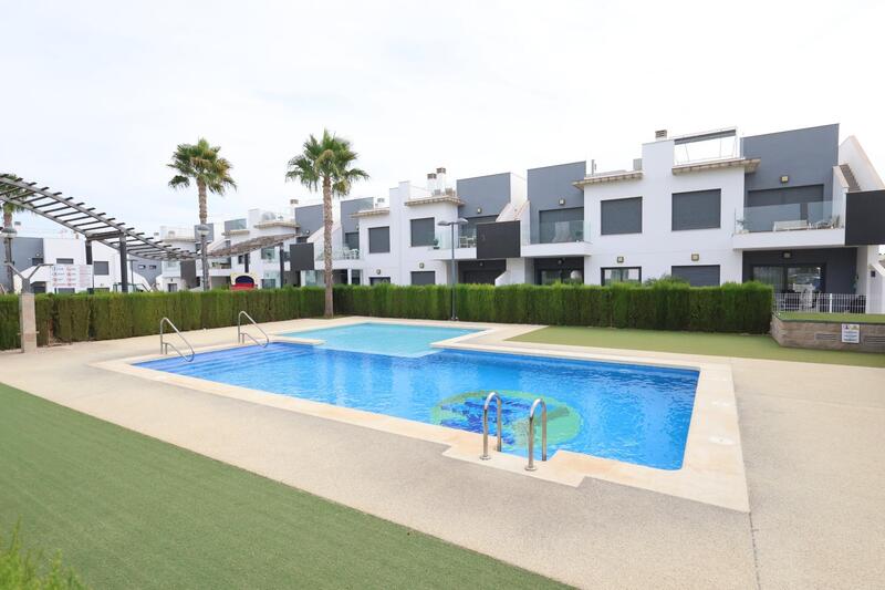 Villa til salg i Pilar de la Horadada, Alicante