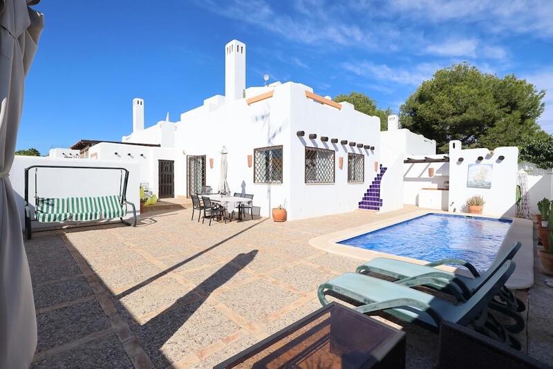 Rekkehus til salgs i Orihuela Costa, Alicante