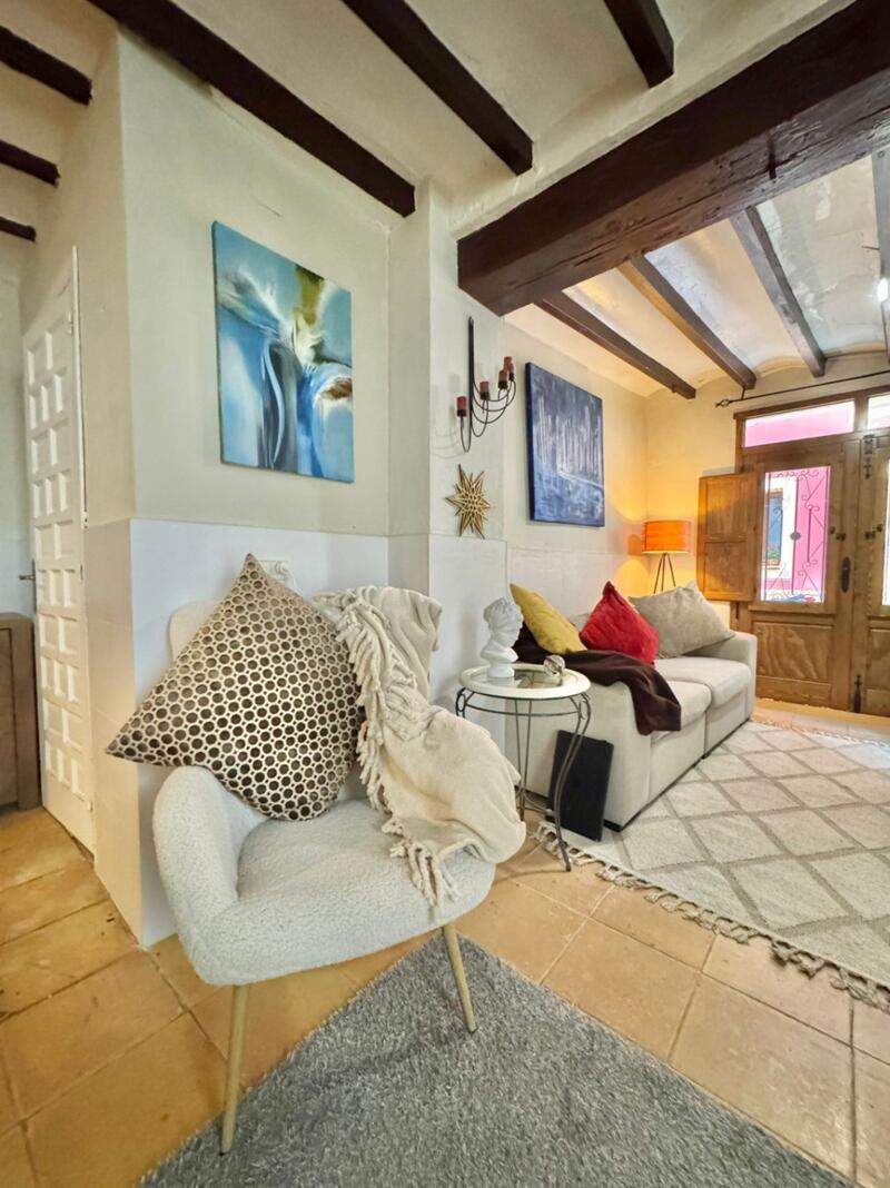 3 bedroom Townhouse for sale