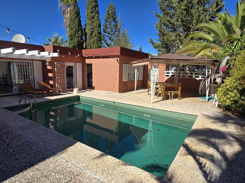 Villa til salgs i Alcaucin, Málaga Villa til salgs i Alcaucin, Málaga