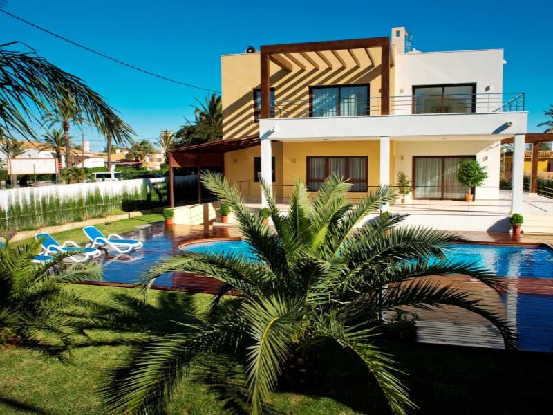 Villa zu verkaufen in Orihuela, Alicante Villa zu verkaufen in Orihuela, Alicante