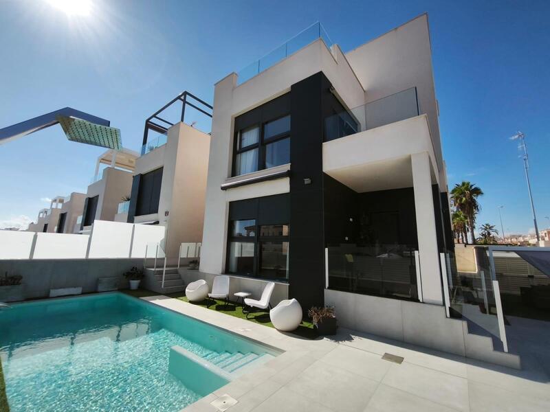 Villa til salg i Orihuela Costa, Alicante Villa til salg i Orihuela Costa, Alicante
