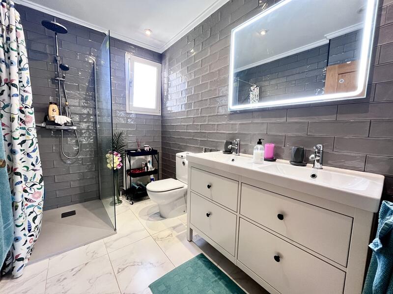4 slaapkamer Villa Te koop 4 slaapkamer Villa Te koop