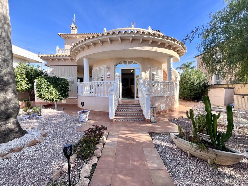 4 slaapkamer Villa Te koop 4 slaapkamer Villa Te koop