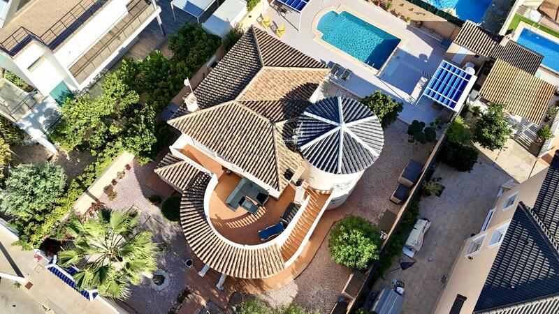 4 slaapkamer Villa Te koop 4 slaapkamer Villa Te koop