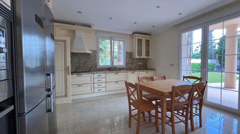 7 soverom Villa til salgs 7 soverom Villa til salgs