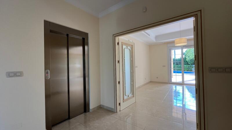 7 soverom Villa til salgs 7 soverom Villa til salgs