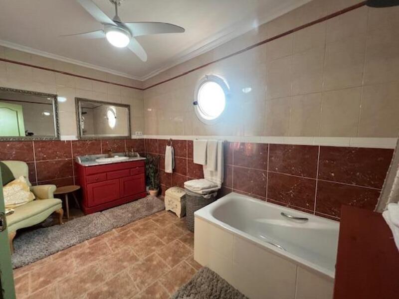 3 soverom Herregård til salgs 3 soverom Herregård til salgs