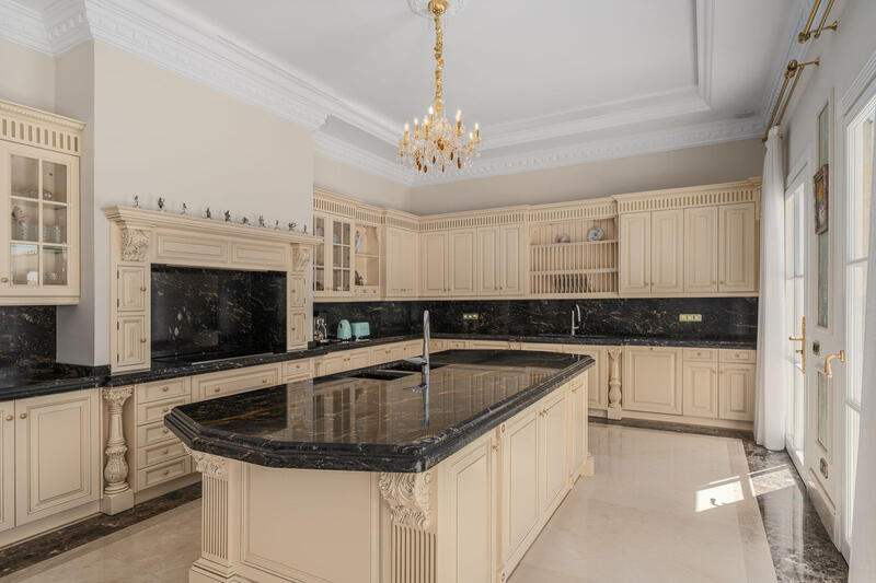 7 Cuarto Villa en venta