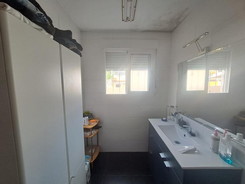 2 bedroom Townhouse for sale