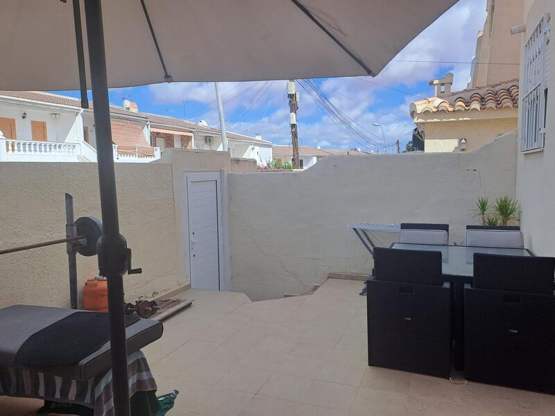 2 bedroom Townhouse for sale