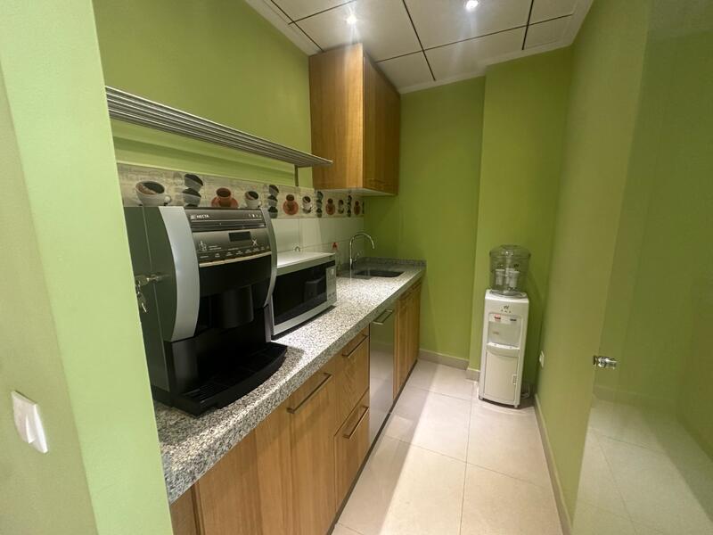 Kommersiella fastigheter till salu