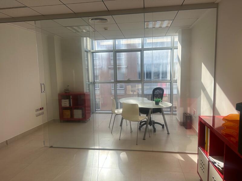 Kommersiella fastigheter till salu