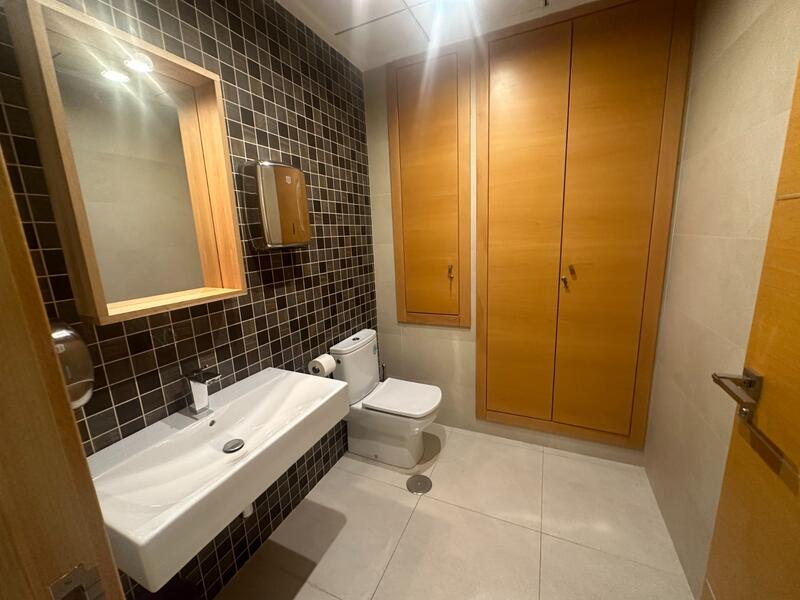 Kommersiella fastigheter till salu