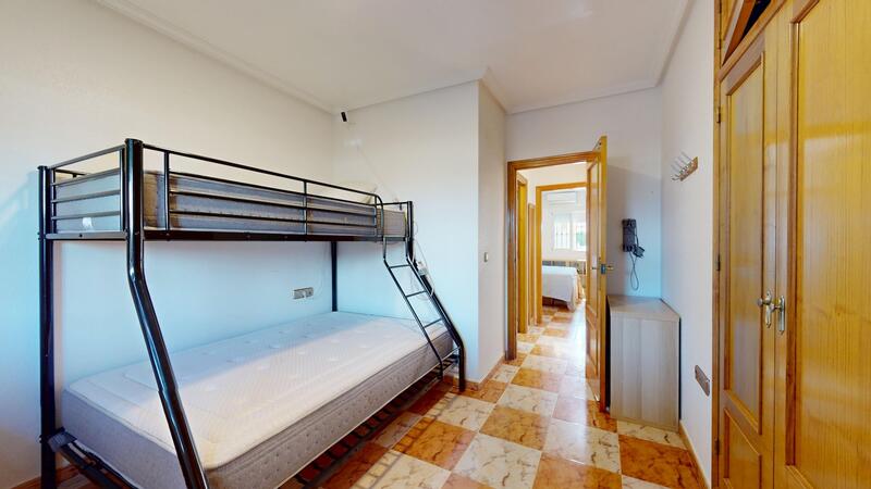 2 sovrum Radhus till salu