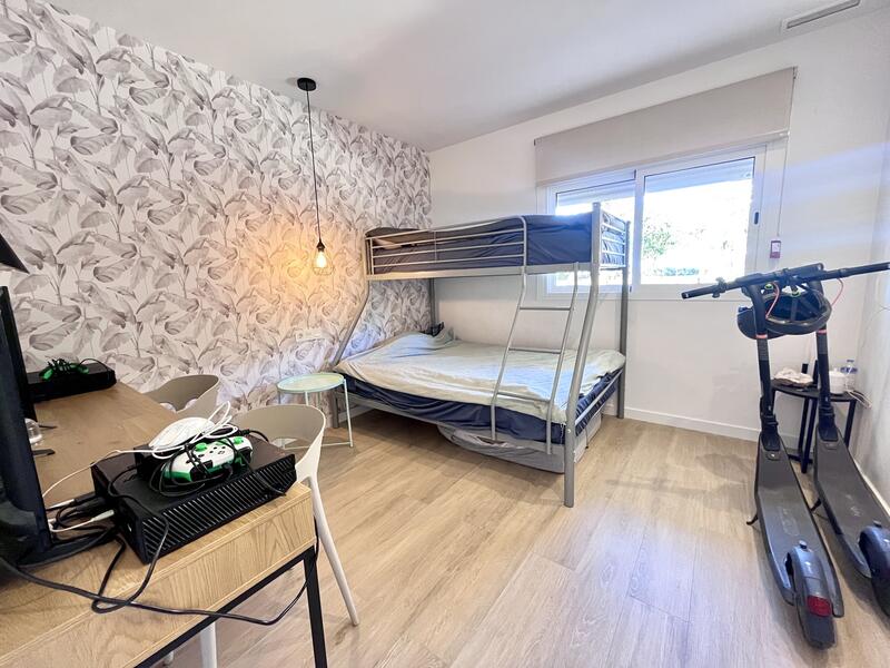 3 спальная комната квартира продается