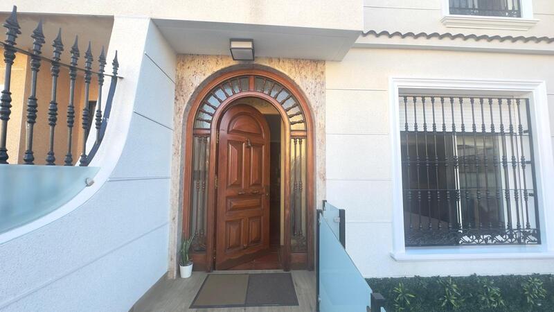 4 bedroom Townhouse for sale 4 bedroom Townhouse for sale