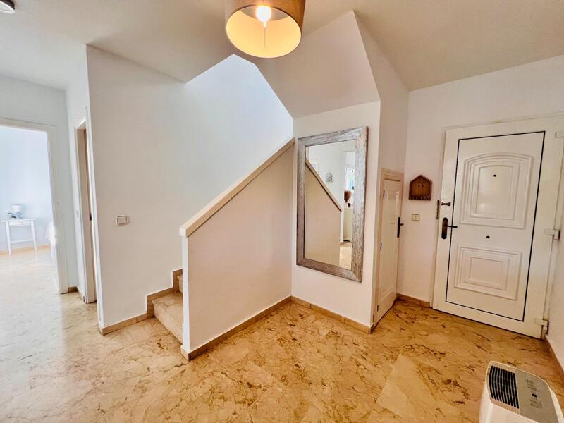 3 Schlafzimmer Villa zu verkaufen 3 Schlafzimmer Villa zu verkaufen