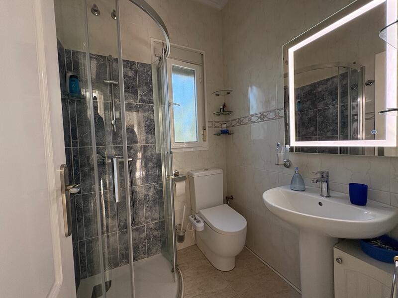 3 bedroom Townhouse for sale