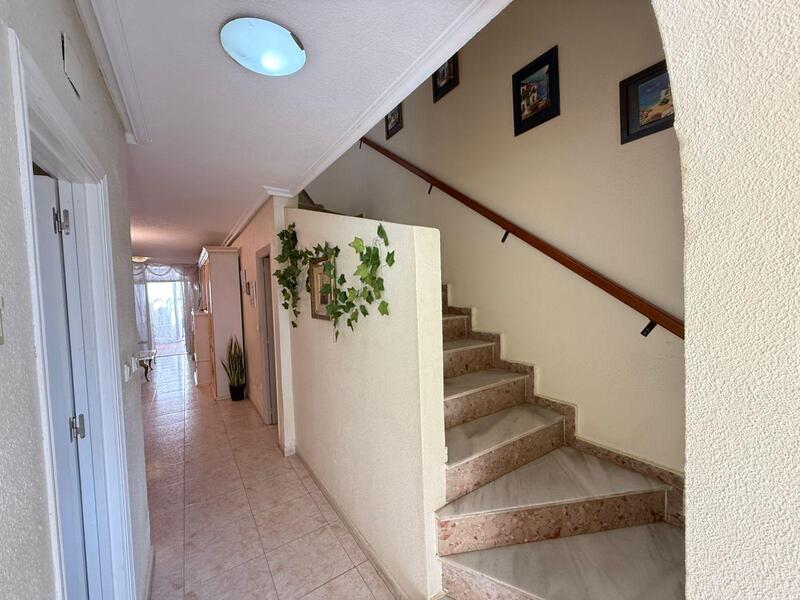 2 bedroom Townhouse for sale