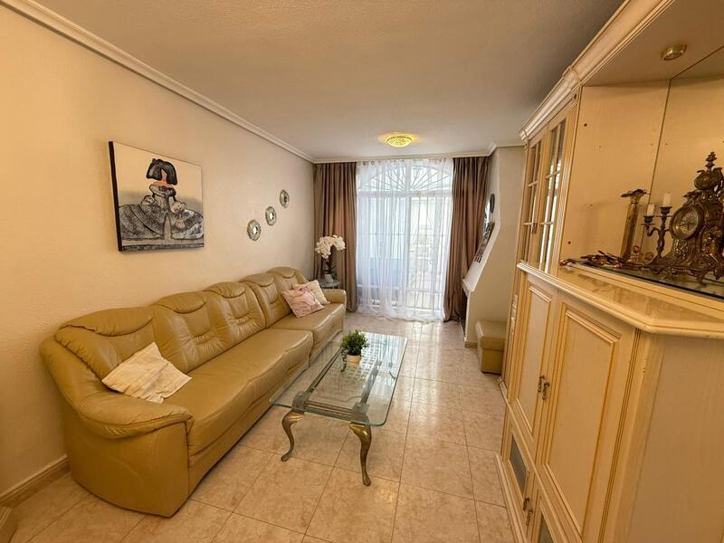 2 bedroom Townhouse for sale