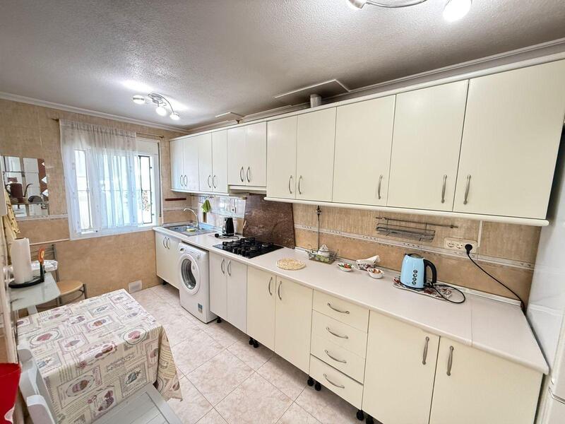 2 bedroom Townhouse for sale