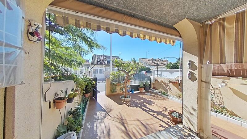 2 bedroom Townhouse for sale