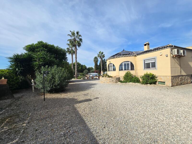 3 bedroom Country House for sale 3 bedroom Country House for sale