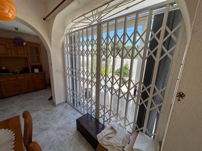 2 slaapkamer Gezinswoning Te koop