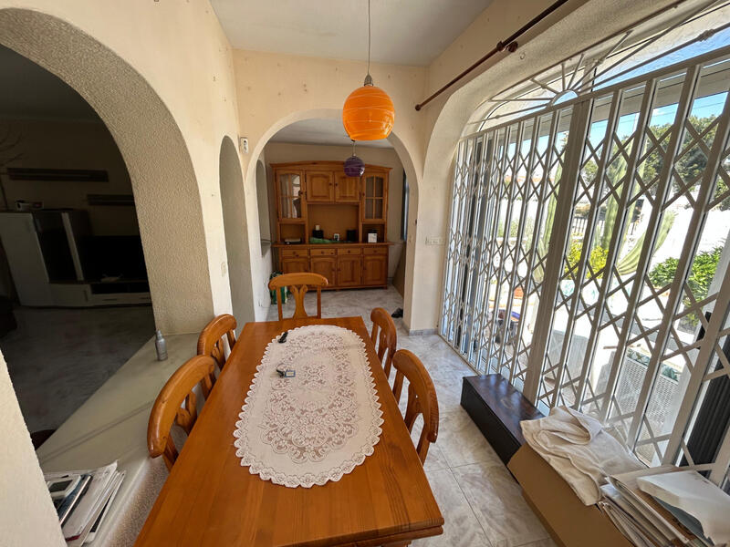 2 slaapkamer Gezinswoning Te koop