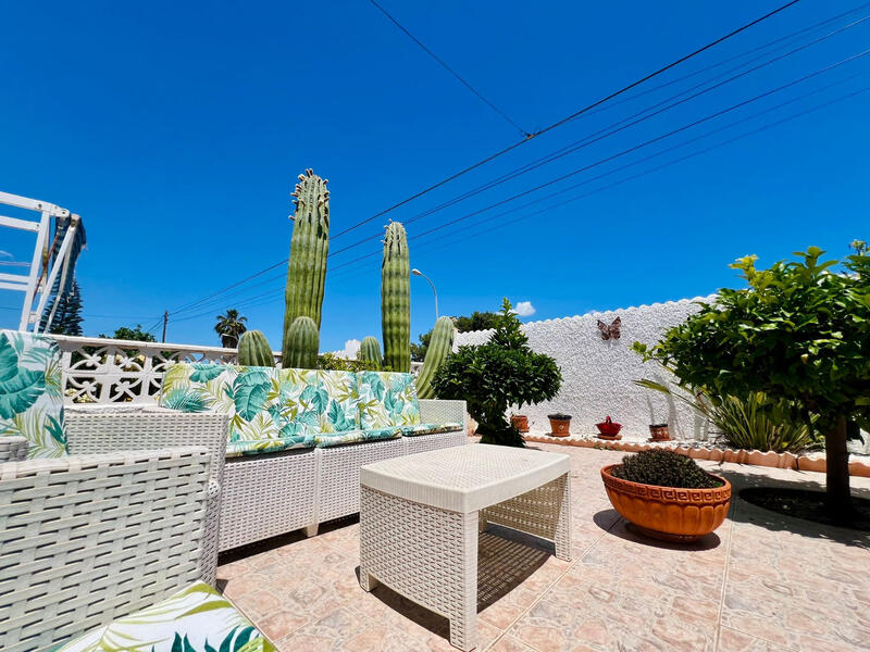 2 slaapkamer Gezinswoning Te koop